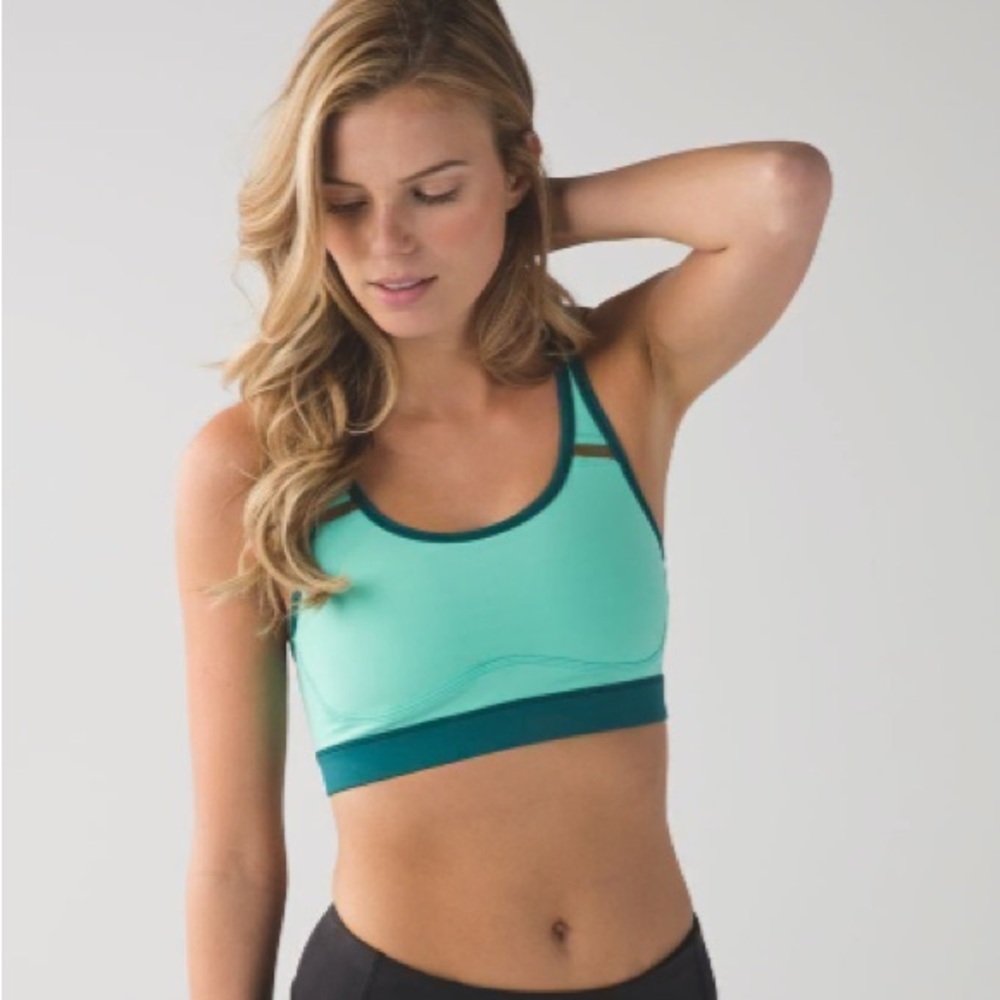 Lululemon Athletica Sweaty Or Not Bra II
Menthol / Forage Teal size 6 sports bra